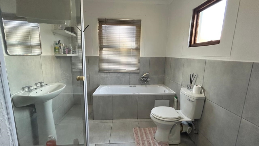 3 Bedroom Property for Sale in Waterval East North West